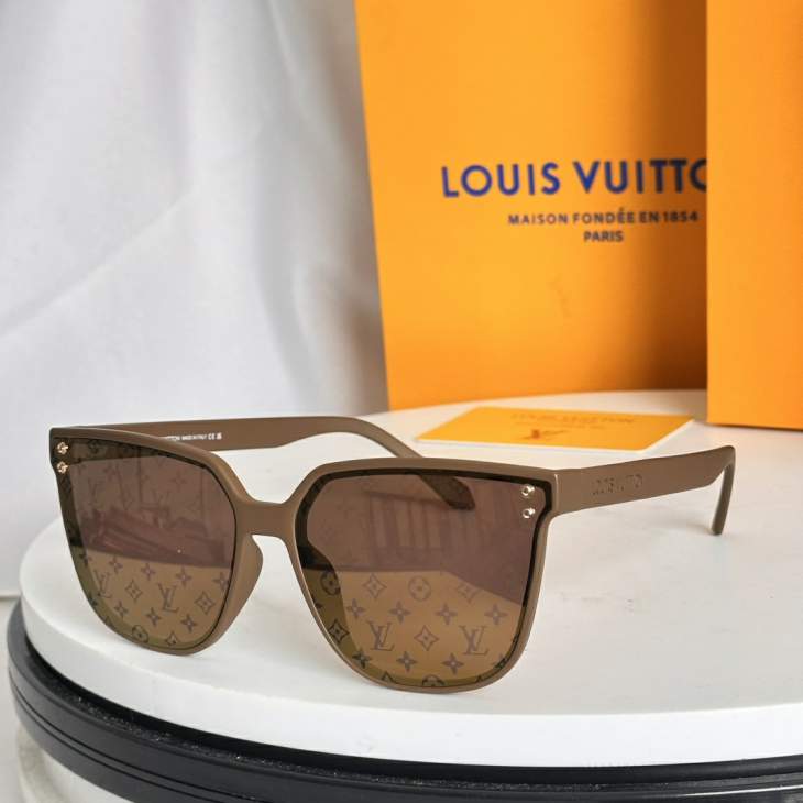 Picture of Louis Vuitton Sunglasses _SKUfw74860900fw